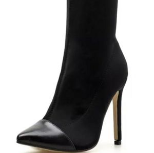 BLACK ANKLE BOOTS SIZE 39